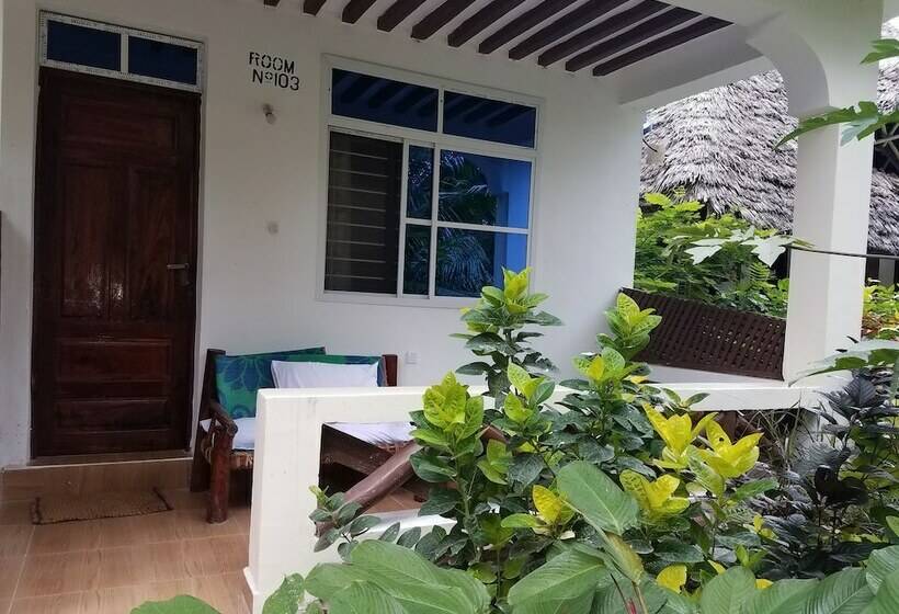 اتاق استاندارد سه نفره, Baraka Beach Bungalows