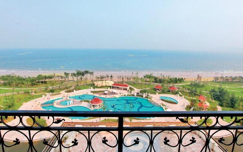 Номер Deluxe Кровать Кинг, Crowne Plaza Ocean Spring Resort, An Ihg