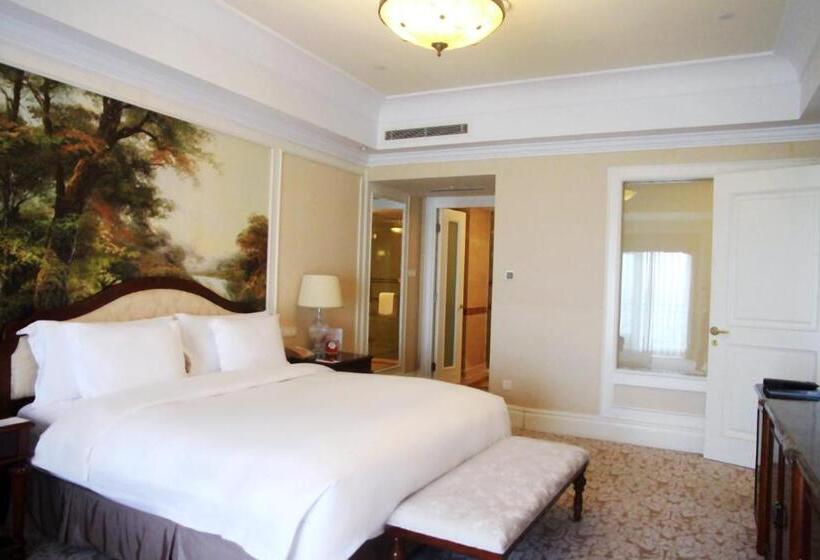 Люкс Повышенной Комфортности, Crowne Plaza Ocean Spring Resort, An Ihg