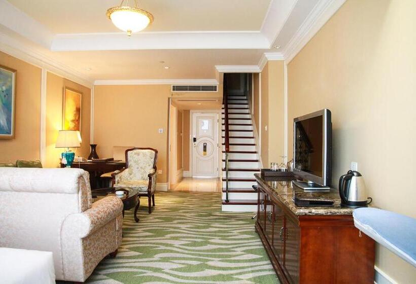 Люкс, Crowne Plaza Ocean Spring Resort, An Ihg