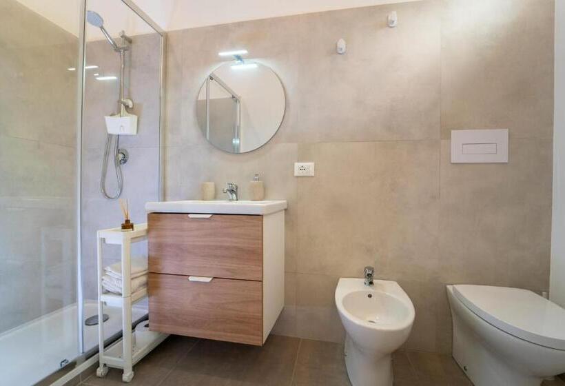 غرفة قياسية ثلاثية مزودة بشرفة, Mamerì Central Rooms