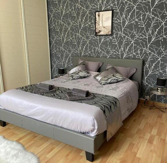 Номер Стандарт, Chambres De L Enclose