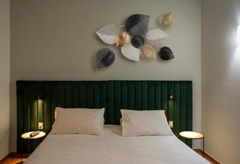 اتاق لوکس, Reserve Salento