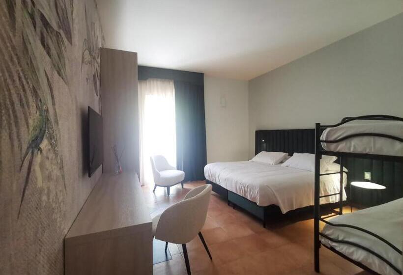 اتاق لوکس خانوادگی, Reserve Salento