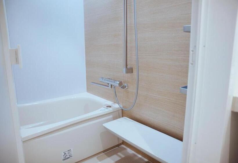 اتاق استاندارد چهار تخته, Sekai Hotel Takaoka