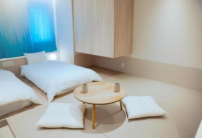 اتاق استاندارد چهار تخته, Sekai Hotel Takaoka