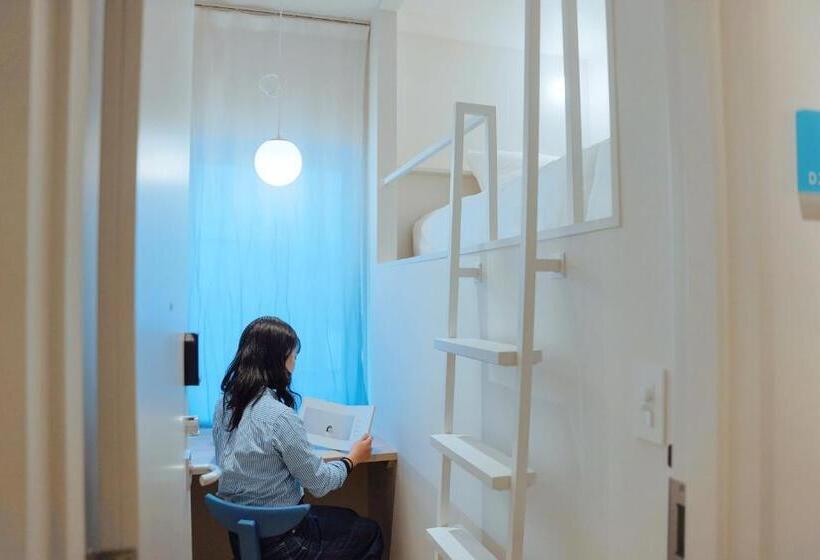 اتاق استاندارد یک نفره, Sekai Hotel Takaoka