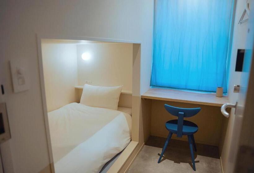 اتاق استاندارد یک نفره, Sekai Hotel Takaoka