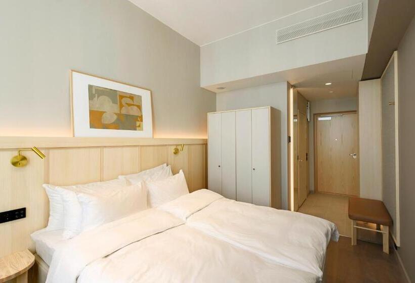 디럭스 룸 킹사이즈 침대, Solo Sokos Hotel Pier 4