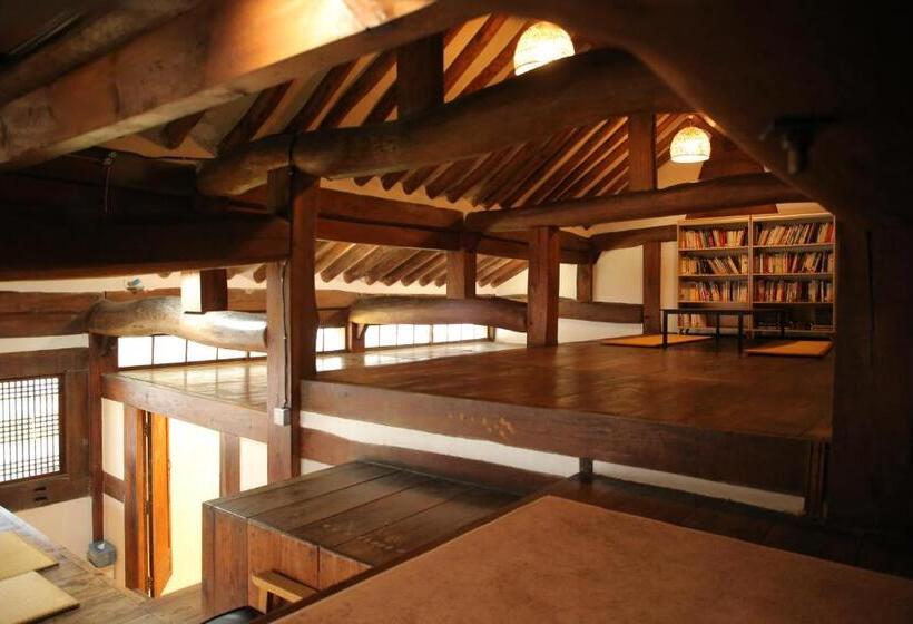 סוויטה, Pungryuheon Hanok Stay