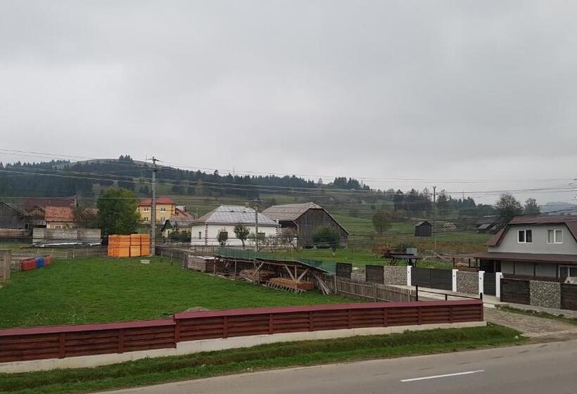 اتاق استاندارد چهار تخته, Bucovina De Poveste