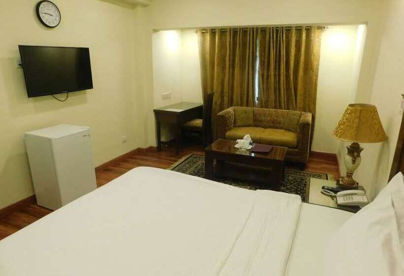 Standard Room, Diplomat