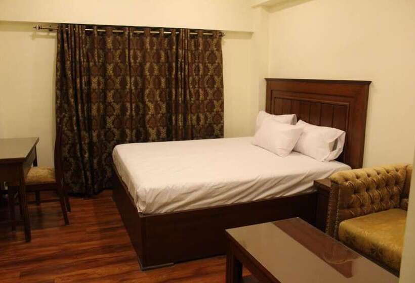 Standard Room, Diplomat