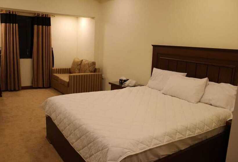 Standard Room, Diplomat