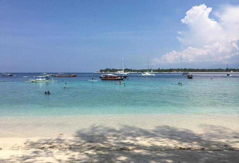 غرفة ديلوكس ثلاثية مطلة على البحر, Gili Turtle Beach Resort