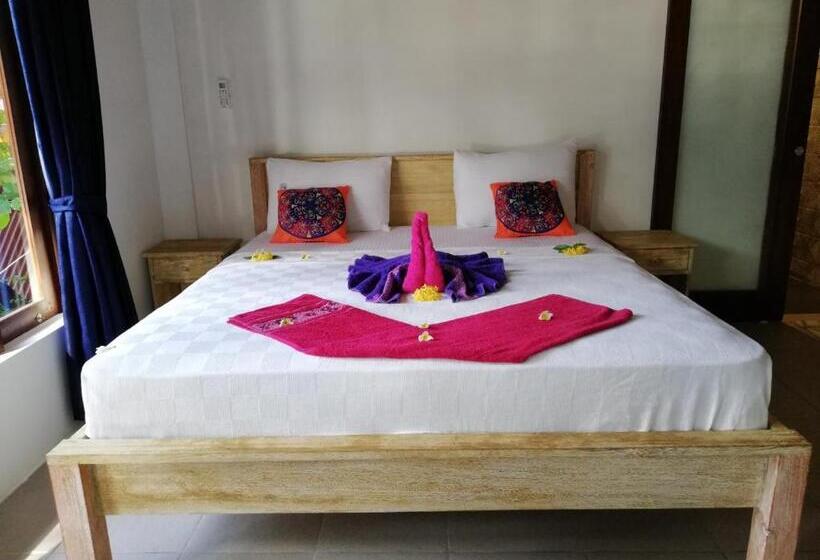 Трехместный Номер Deluxe Вид на Море, Gili Turtle Beach Resort