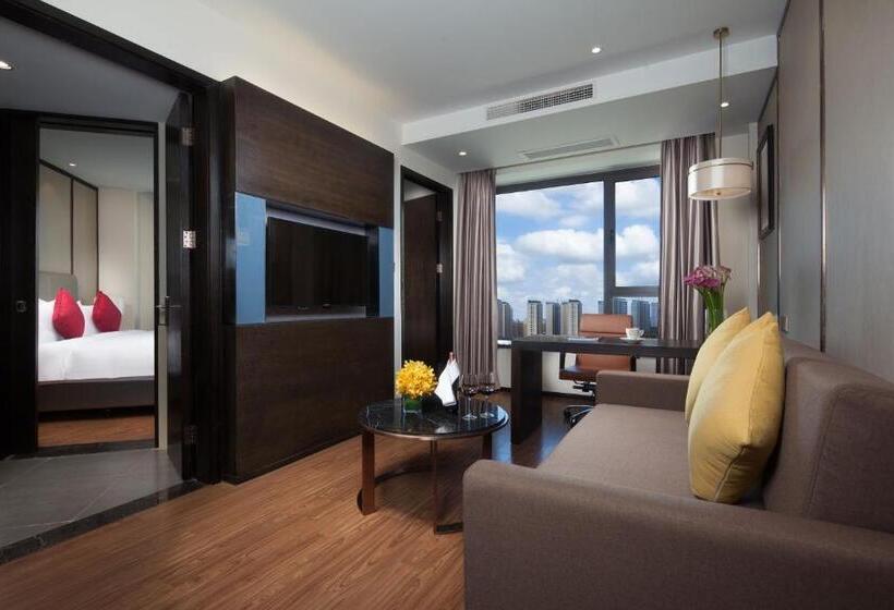 キングサイズベッドのスイートルーム, Ramada Shanghai Songjiang