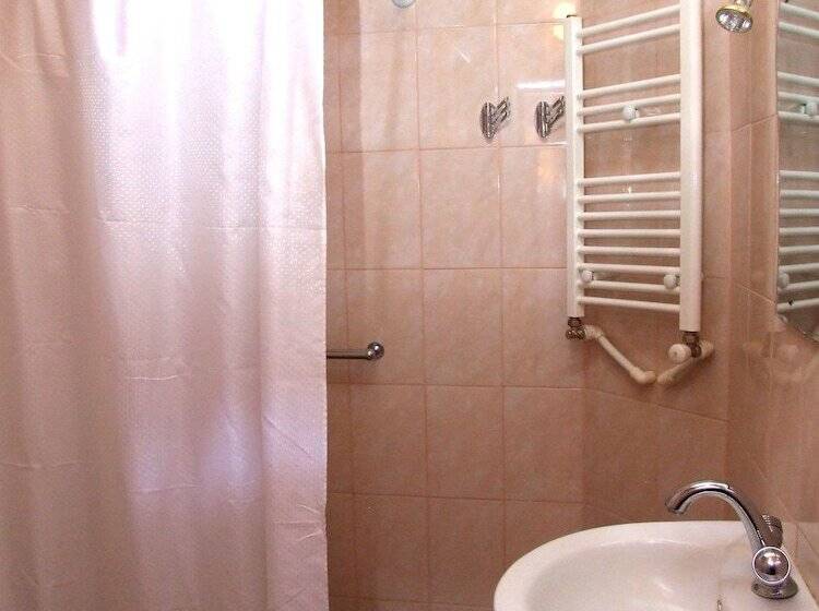 Номер Стандарт Трехместный, Vayk Hotel And Tourism Center