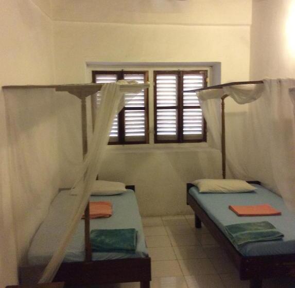 اتاق استاندارد سه نفره, Kiponda B&b