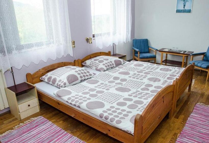 Номер Стандарт Трехместный, Pigál Panzió