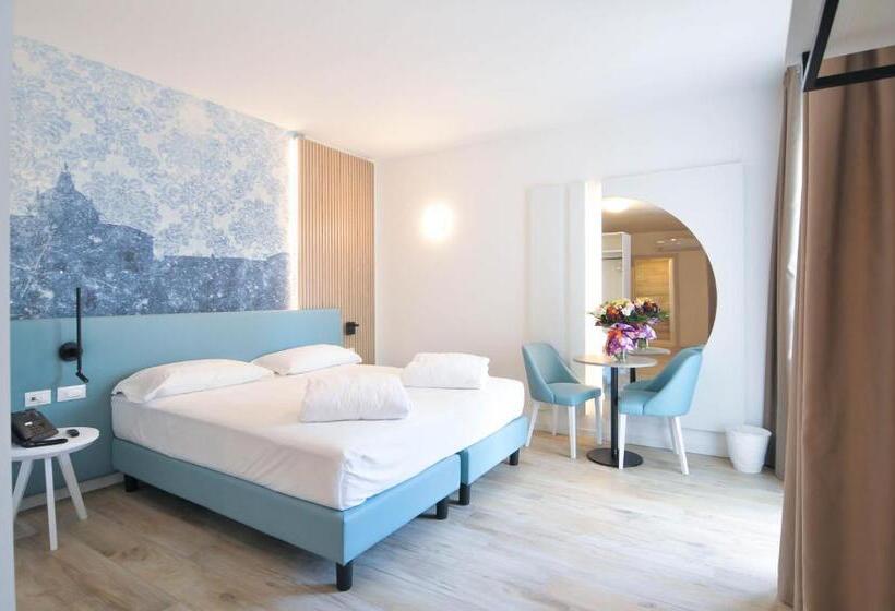 Полулюкс с Гидромассажем, Marina Junior Suite 4 Stelle S