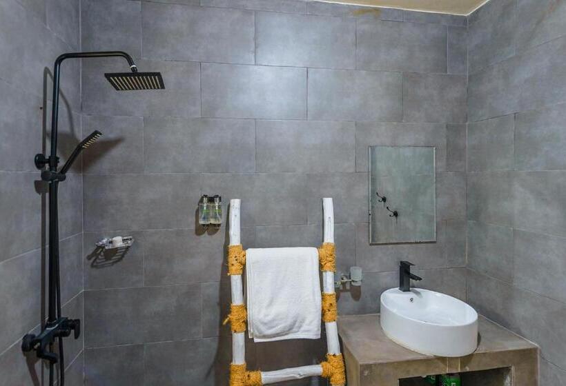 اتاق خانوادگی با چشم‌انداز دریا, Marea Boutique