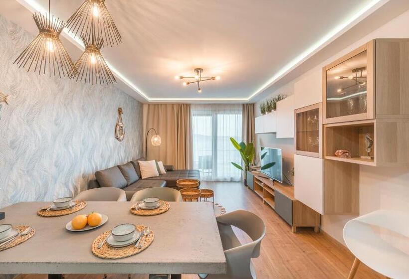 1 Bedroom Apartment Lake View, Sunset Resort   Lakeside Apartment