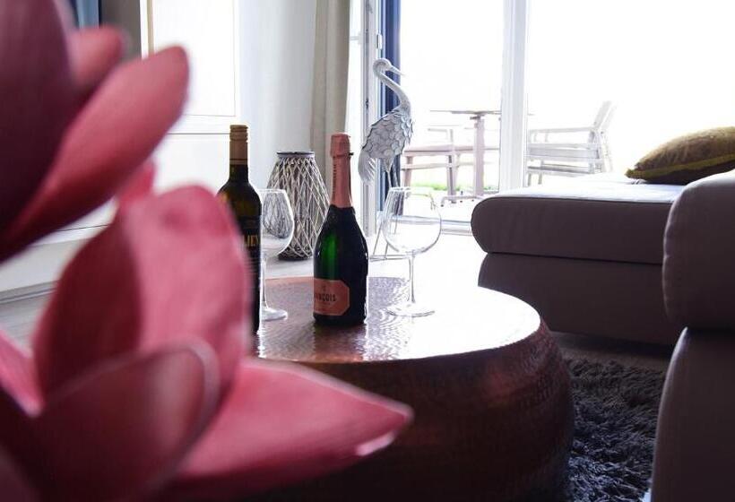 Апартаменты 1 Спальня Нижний Этаж, Sunset Resort   Lakeside Apartment
