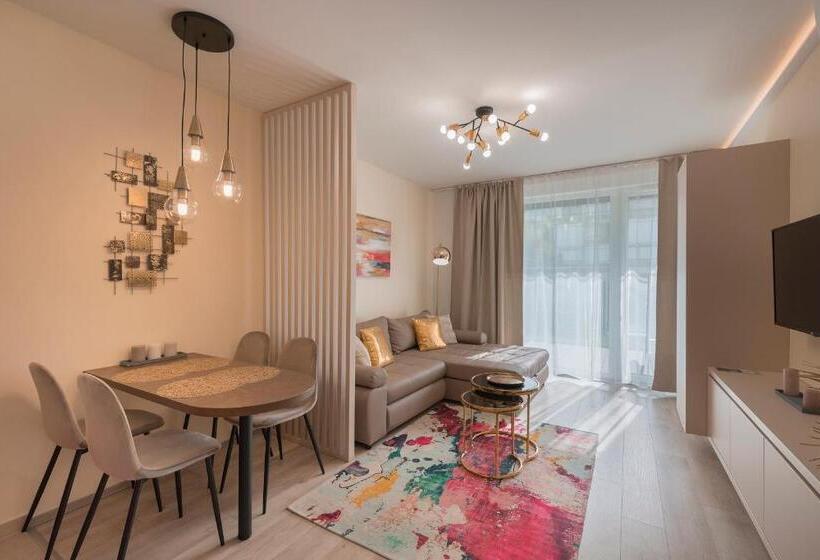 Апартаменты 1 Спальня Нижний Этаж, Sunset Resort   Lakeside Apartment