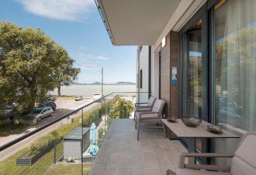 Апартаменты 1 Спальня с Террасой, Sunset Resort   Lakeside Apartment