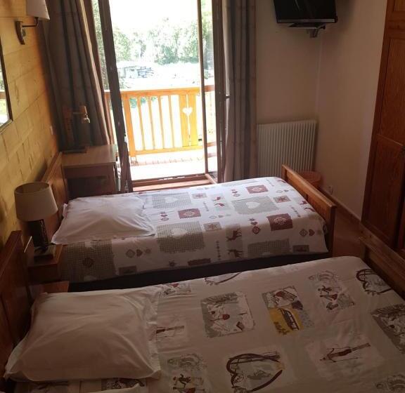 Номер Стандарт Трехместный, Hôtel La Vanoise