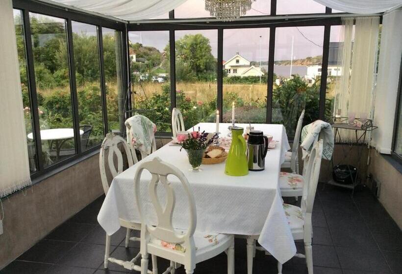 Трехместный Номер Стандарт Совместная Ванная, Nösund Bed & Breakfast