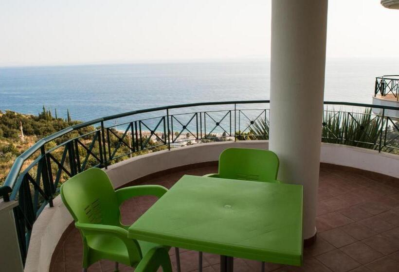 Triple Room Sea View, Sunshine Guesthouse Dhermi