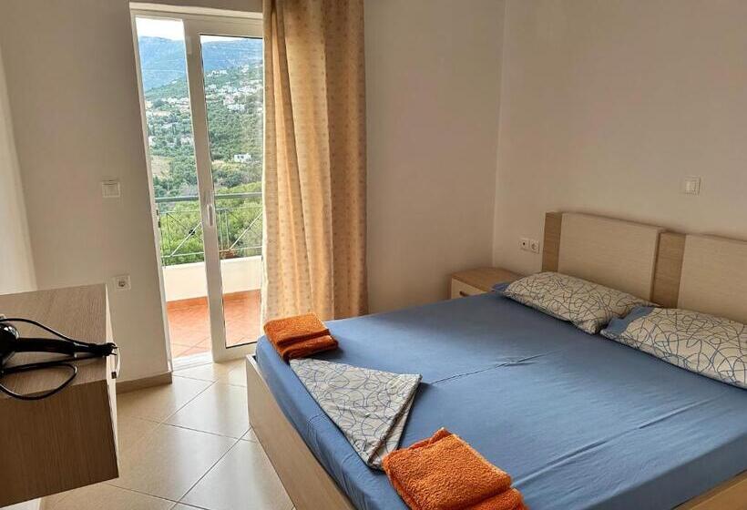 اتاق استاندارد چهار تخته با چشم‌انداز دریا, Sunshine Guesthouse Dhermi
