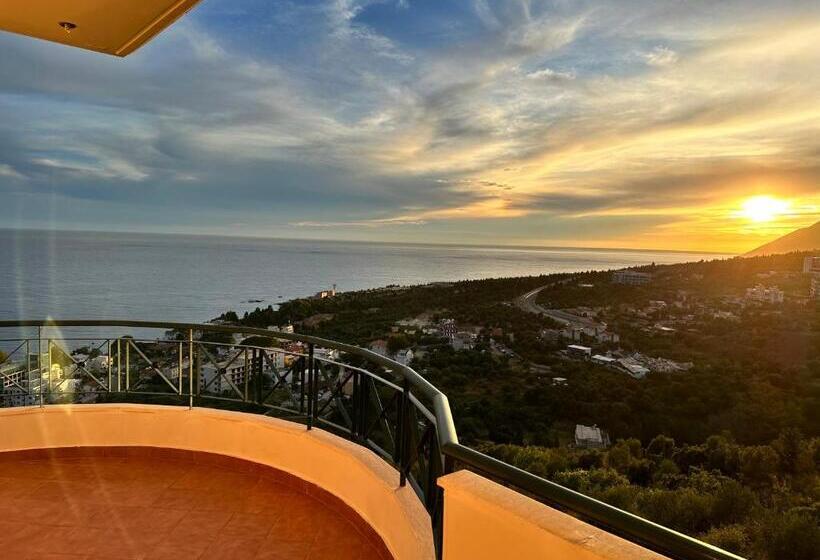 اتاق استاندارد چهار تخته با چشم‌انداز دریا, Sunshine Guesthouse Dhermi