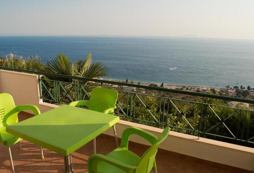 اتاق سه نفره دلوکس با چشم‌انداز دریا, Sunshine Guesthouse Dhermi