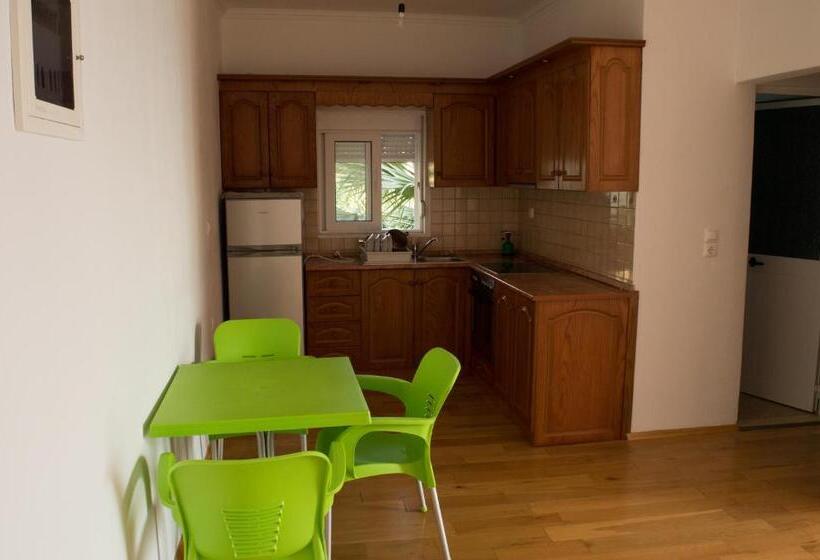 اتاق سه نفره دلوکس با چشم‌انداز دریا, Sunshine Guesthouse Dhermi
