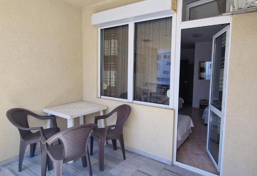 Номер Стандарт Трехместный, Guest House Maggy
