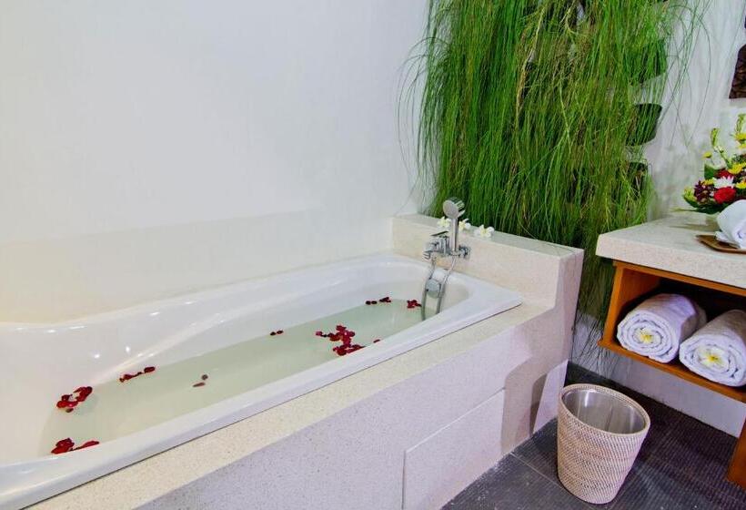 اتاق استاندارد با چشم‌انداز استخر, Maha Residence Guest House