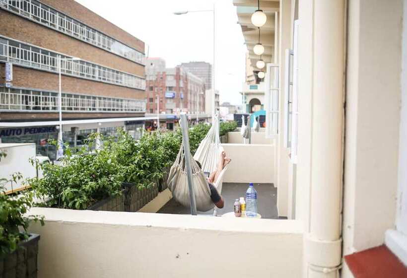 تختخواب در اتاق مشترک, Curiocity Durban   Hostel