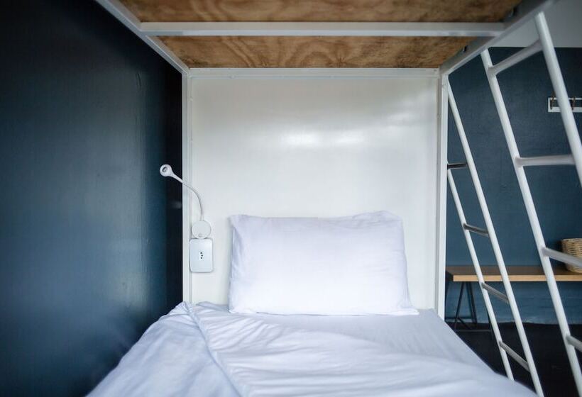 تختخواب در اتاق مشترک, Curiocity Durban   Hostel