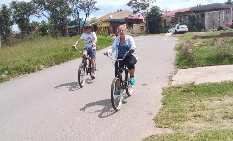Номер Deluxe, Authentic Bicycle Tours And Backpackers