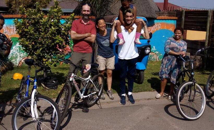 Номер Deluxe, Authentic Bicycle Tours And Backpackers