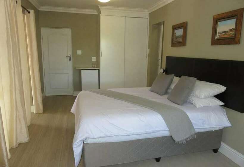 Номер Deluxe, Milas Place