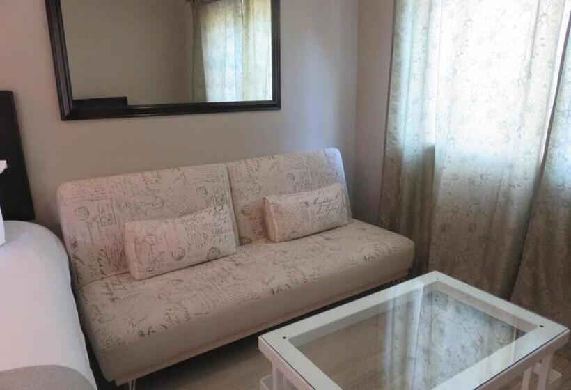 Quarto Estandar, Milas Place