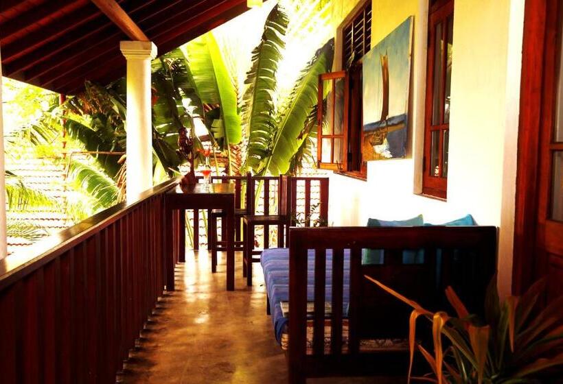 اتاق سوپریور با چشم‌انداز دریا, Moonstone Villas