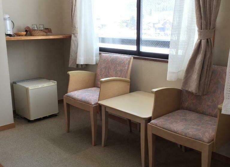 Номер Стандарт, Schole Hakuba