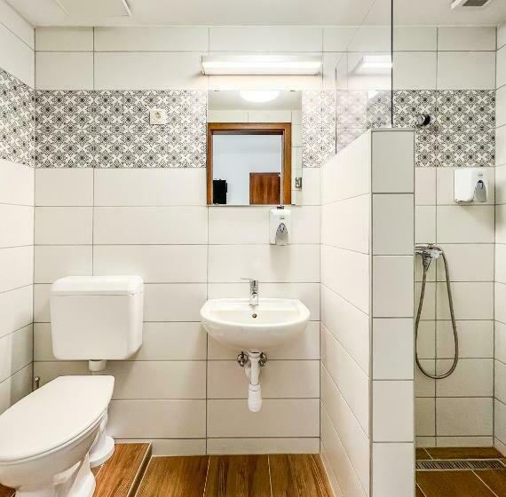 Habitación Triple Estándar, Autohof 171 Hotel Hegyeshalom