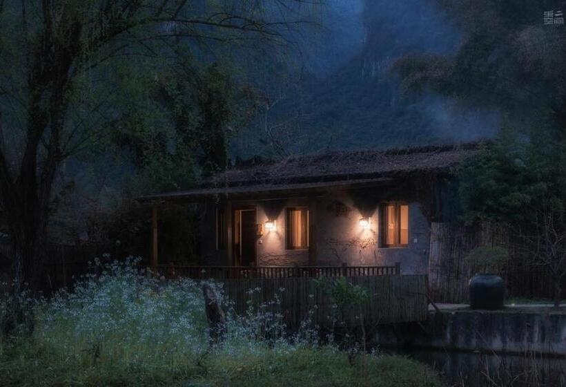 Полулюкс, The Apsara Lodge
