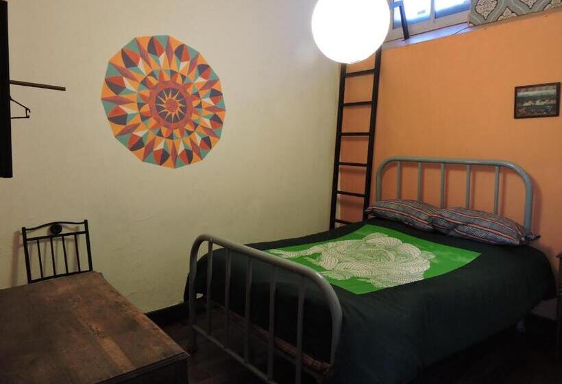 اتاق استاندارد با سرویس بهداشتی مشترک, Hostal Casa Verde Limón